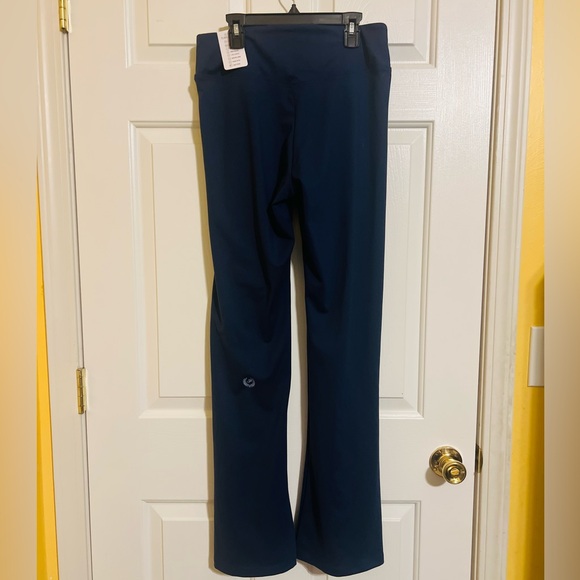 NWT PINK Bell Bottom Leggings | Women’s Size L | Model No. 11244725 - Picture 4 of 4